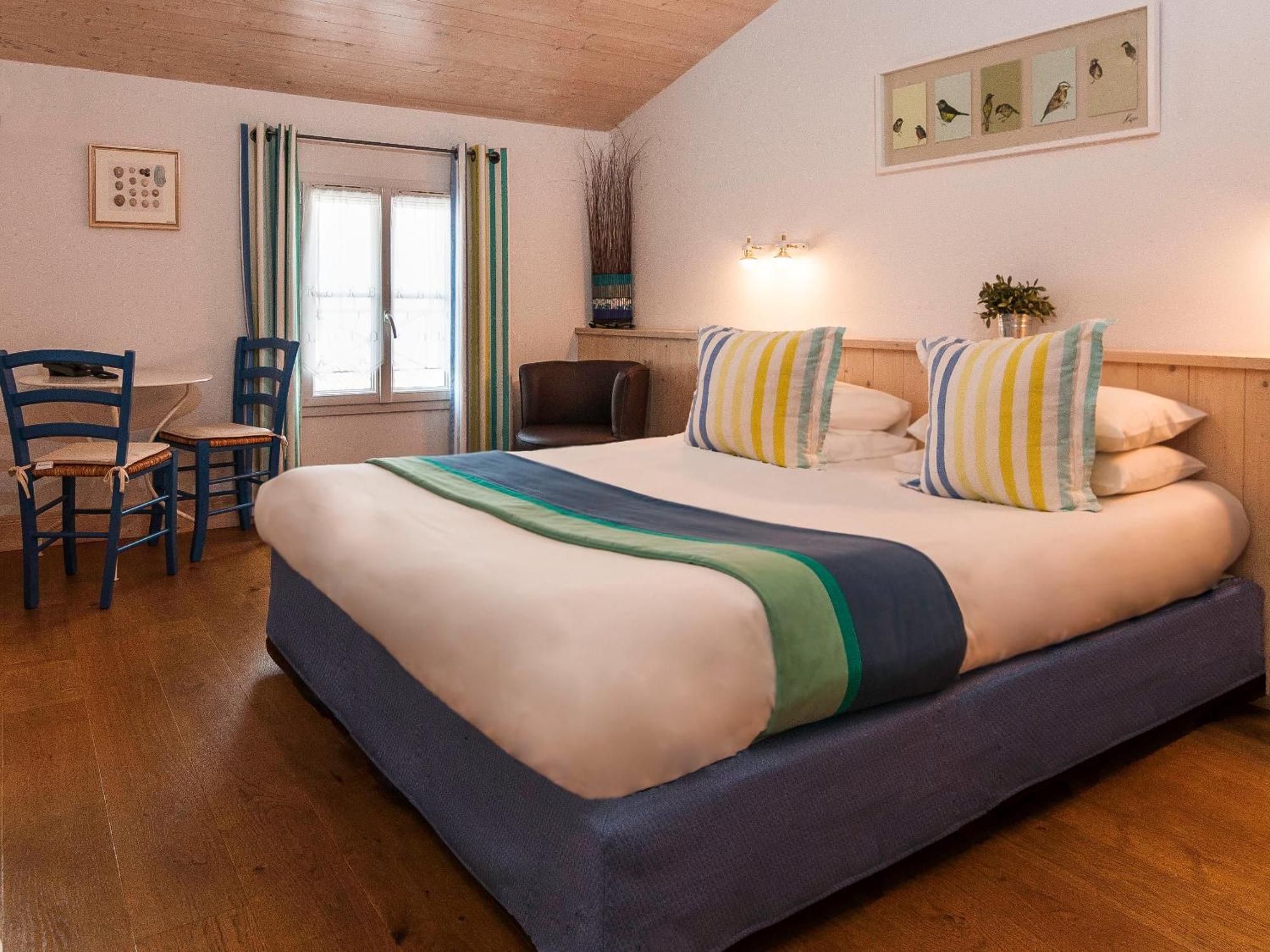 Hotel La Galiote En Re Ла Флот Екстериор снимка