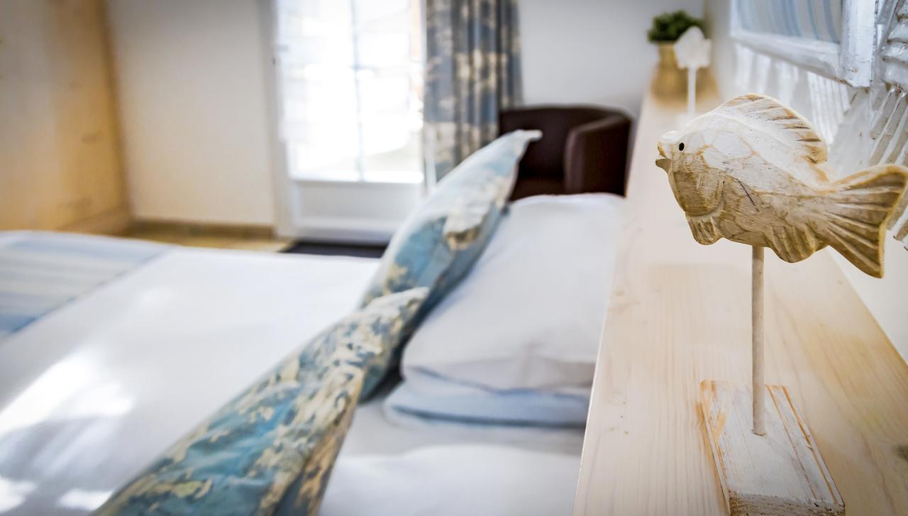 Hotel La Galiote En Re Ла Флот Екстериор снимка