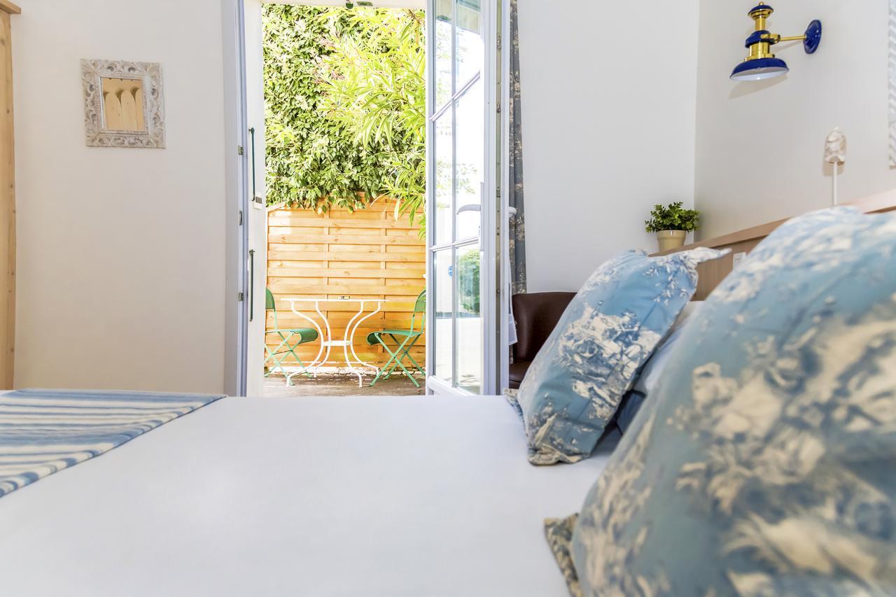 Hotel La Galiote En Re Ла Флот Екстериор снимка